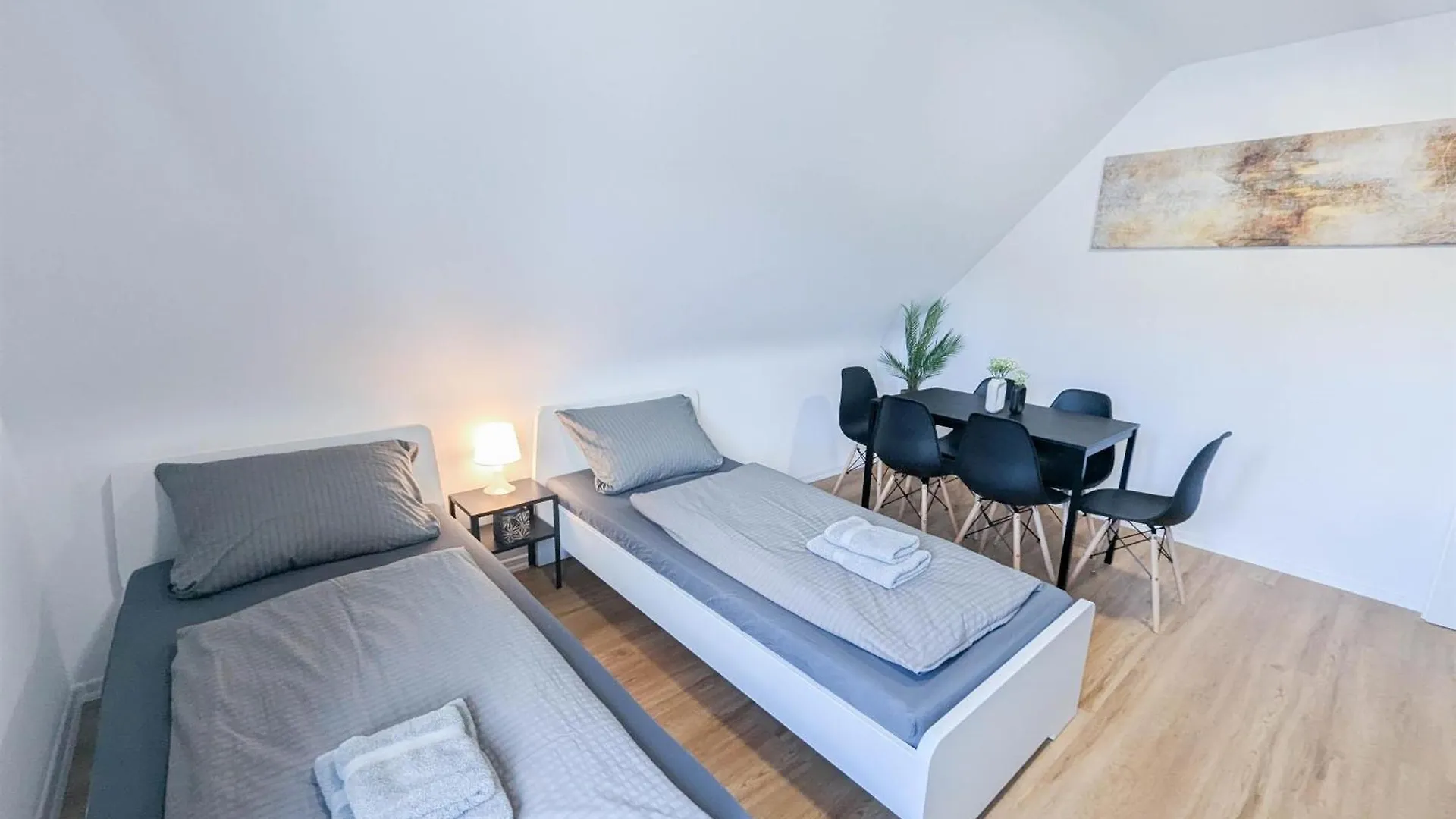 Alfa Stuttgart 3 Zimmer 6 Betten Apartment Wasen Mercedesbenz Mhp Arena L Bad I Kueche L Wifi & Smarttv L 3Br & 6 Beds L Bathroom L Kitchen