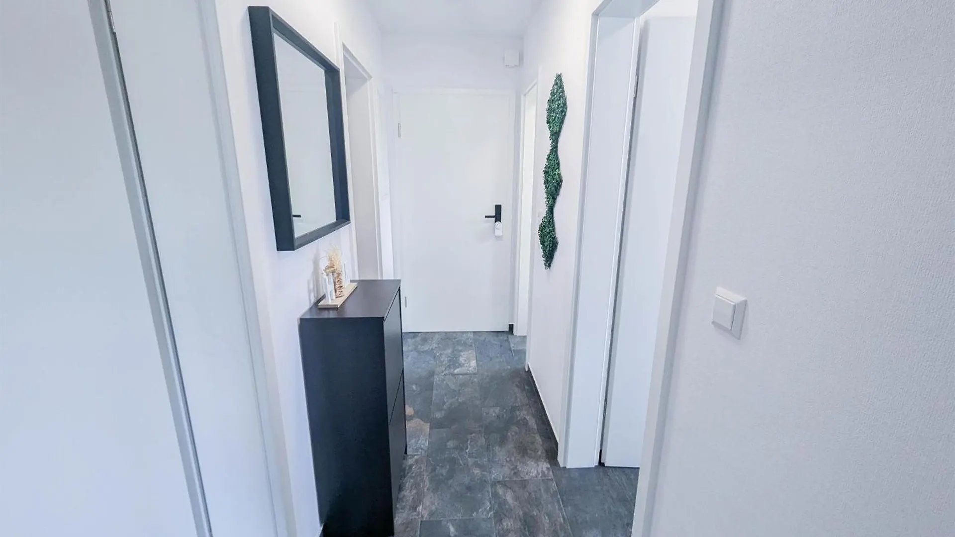 Alfa Stuttgart 3 Zimmer 6 Betten Apartment Wasen Mercedesbenz Mhp Arena L Bad I Kueche L Wifi & Smarttv L 3Br & 6 Beds L Bathroom L Kitchen