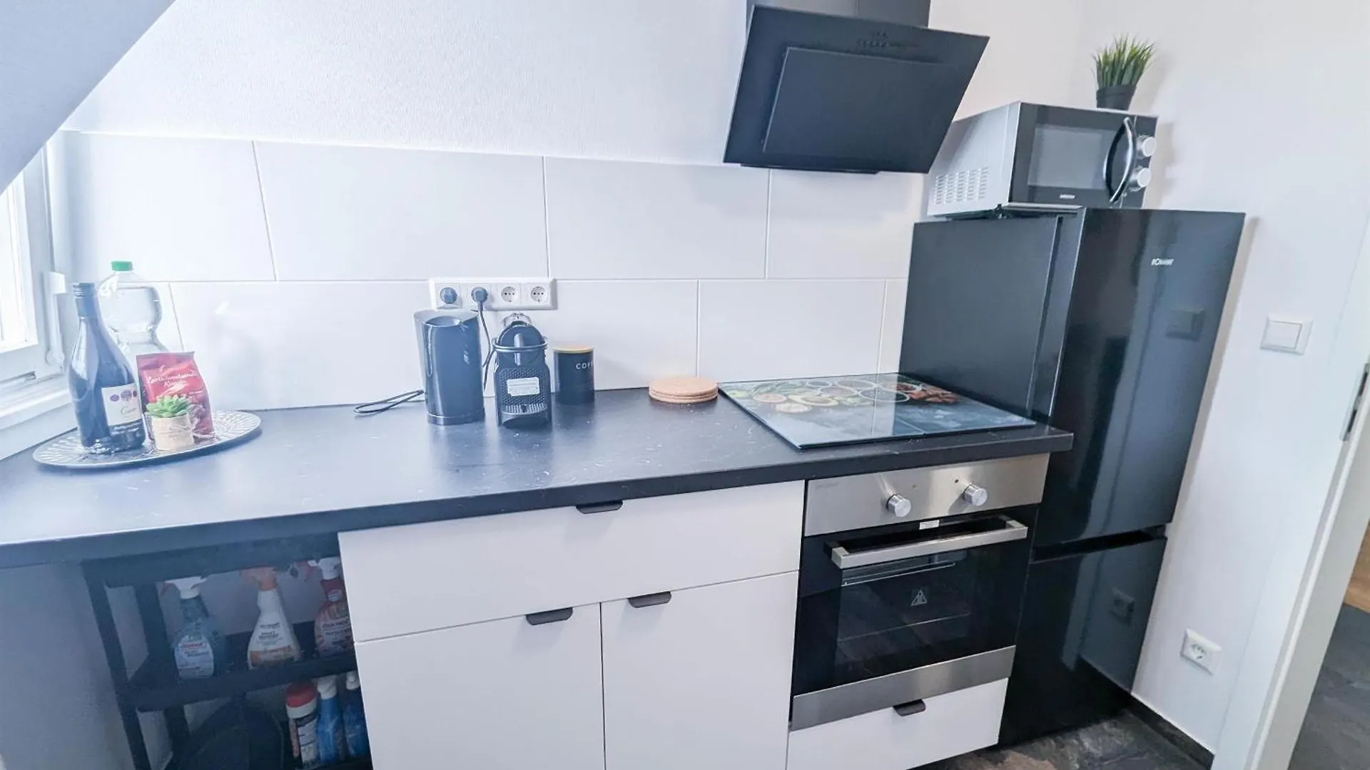 Alfa Stuttgart 3 Zimmer 6 Betten Apartment Wasen Mercedesbenz Mhp Arena L Bad I Kueche L Wifi & Smarttv L 3Br & 6 Beds L Bathroom L Kitchen