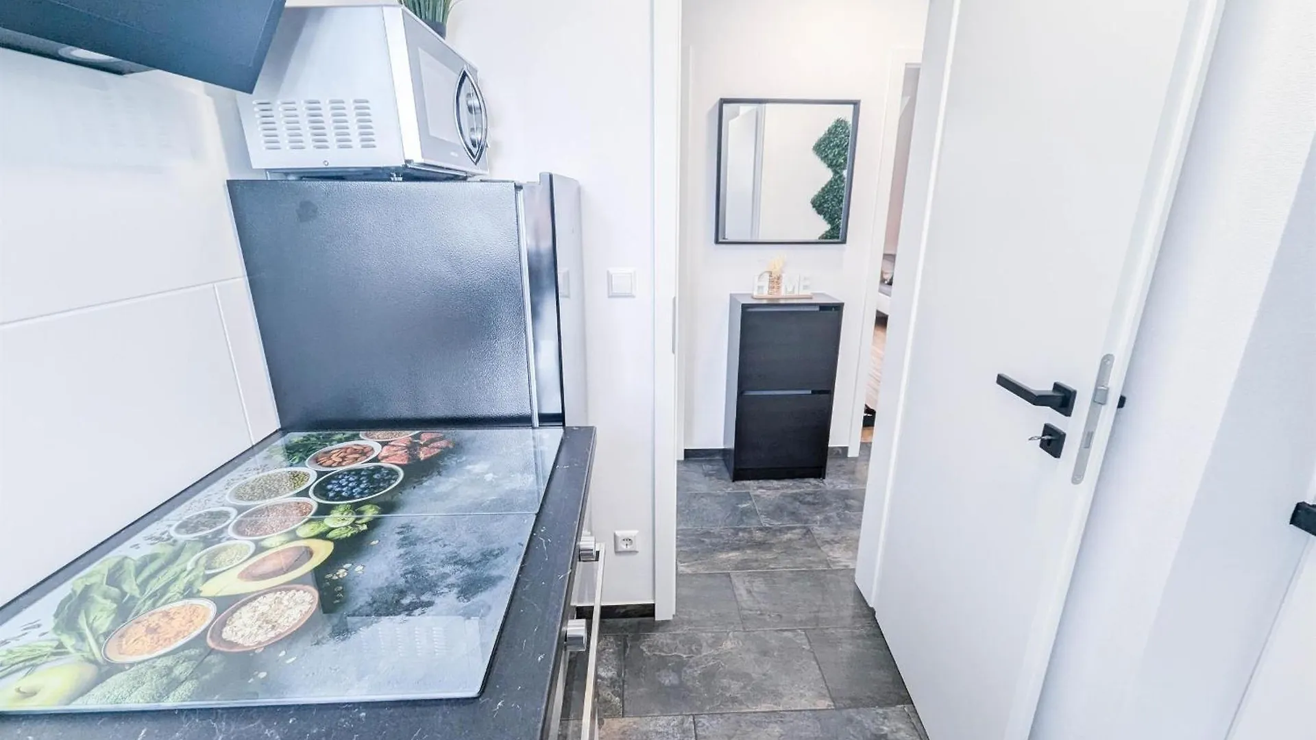 Alfa Stuttgart 3 Zimmer 6 Betten Apartment Wasen Mercedesbenz Mhp Arena L Bad I Kueche L Wifi & Smarttv L 3Br & 6 Beds L Bathroom L Kitchen