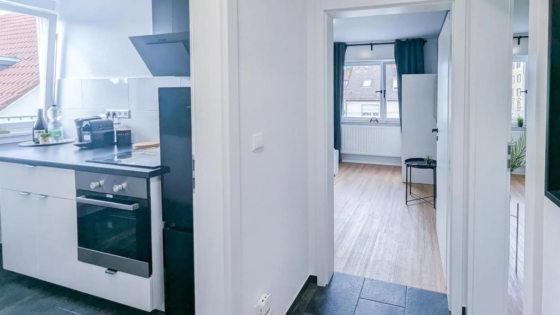 Alfa Stuttgart 3 Zimmer 6 Betten Apartment Wasen Mercedesbenz Mhp Arena L Bad I Kueche L Wifi & Smarttv L 3Br & 6 Beds L Bathroom L Kitchen 0*,